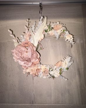 #023ピンクの三日月リース