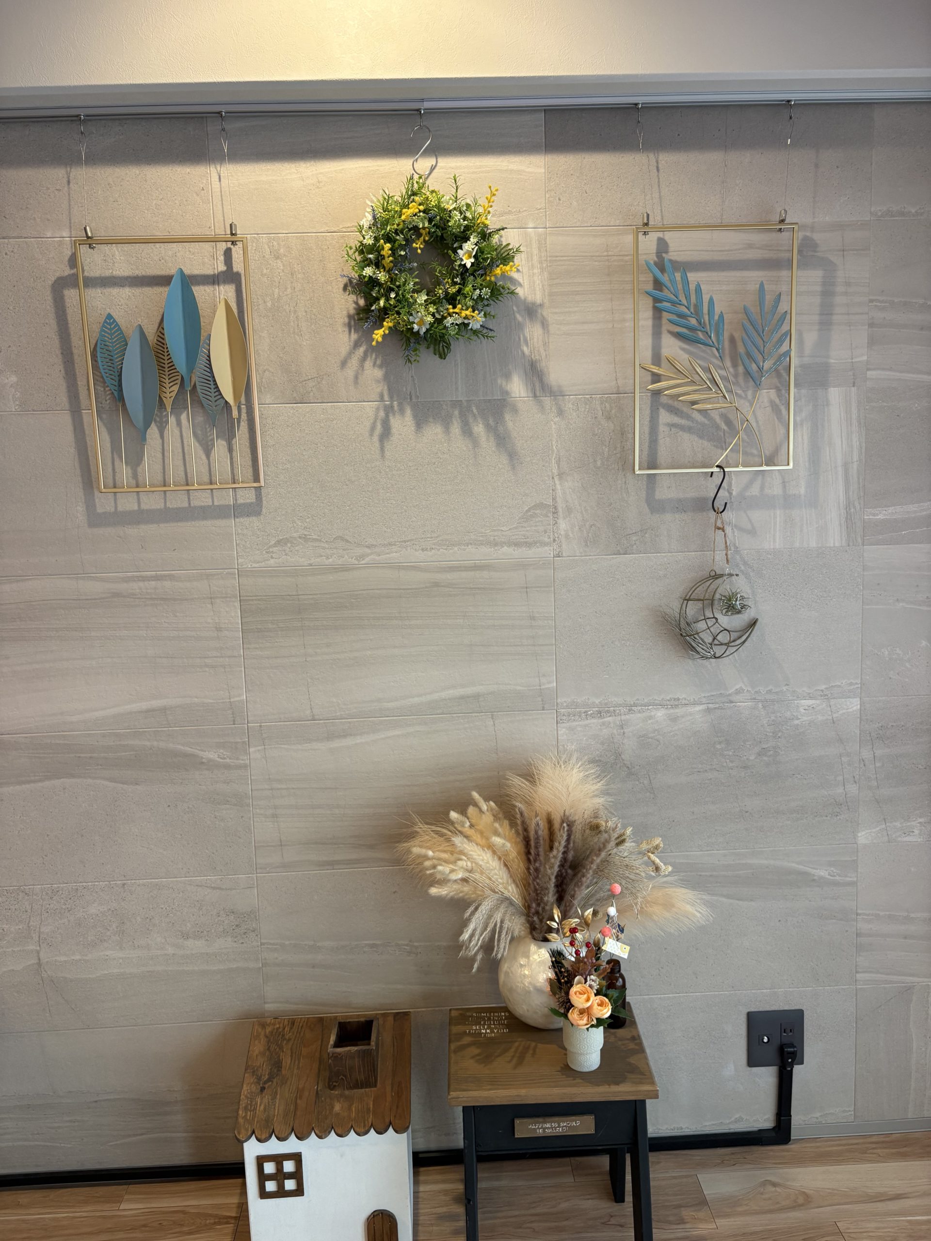 #022ボタニカルミモザ円形リース - 画像 (2)